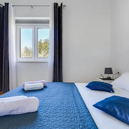 Апартаменты Sunny Bliss *